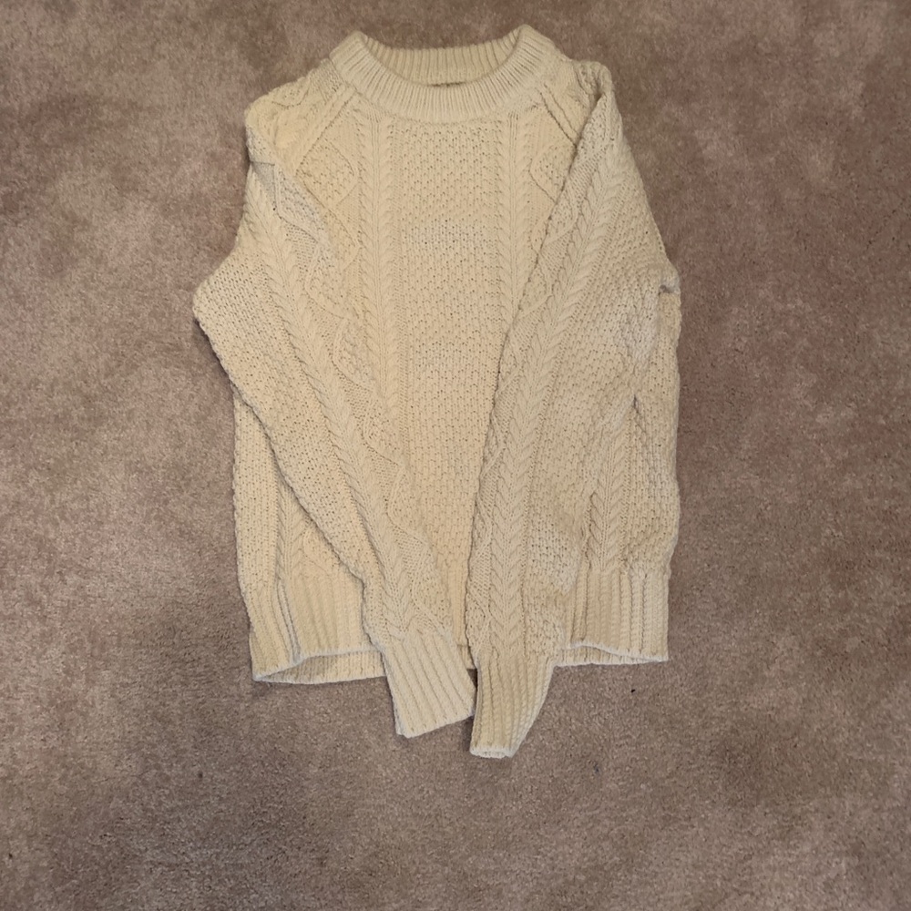LL bean signature cream women’s m sweater